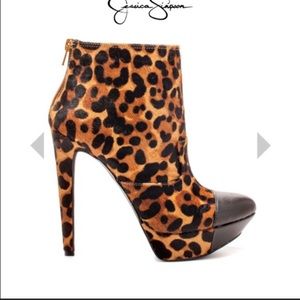 ISO JESSICA SIMPSON ESSAS 2 LEOPARD PRINT SZ 11/12